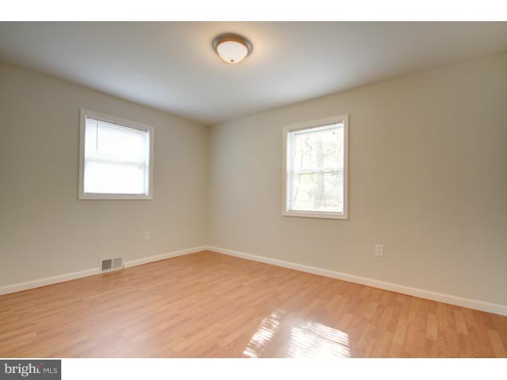 206 Warwick Road Deptford, NJ 08096 - Photo 9 of 13 Bedroom - Main