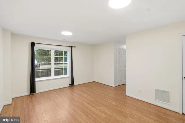 $2,499 | 15663 Viewpoint Circle, Dumfries, VA 22025