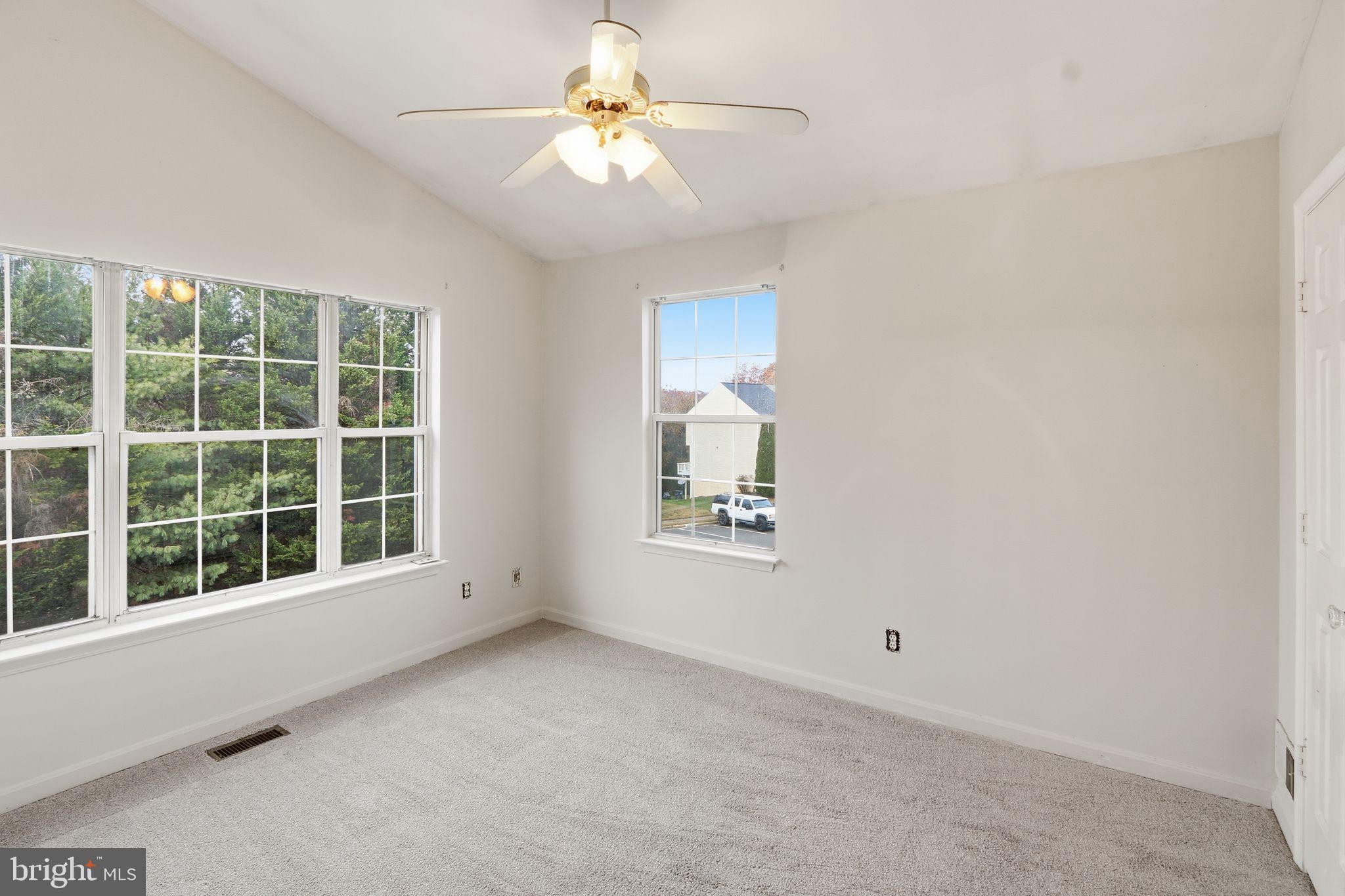 15663 Viewpoint Circle Dumfries, VA 22025 - Photo 13 of 30 an empty room with a window