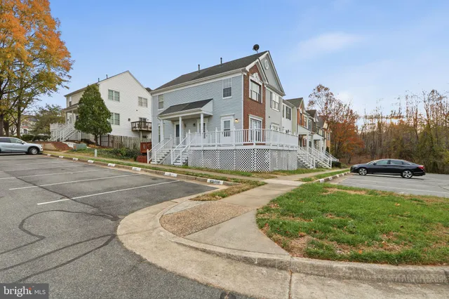 $2,499 | 15663 Viewpoint Circle, Dumfries, VA 22025