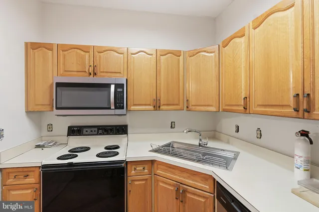 $2,499 | 15663 Viewpoint Circle, Dumfries, VA 22025