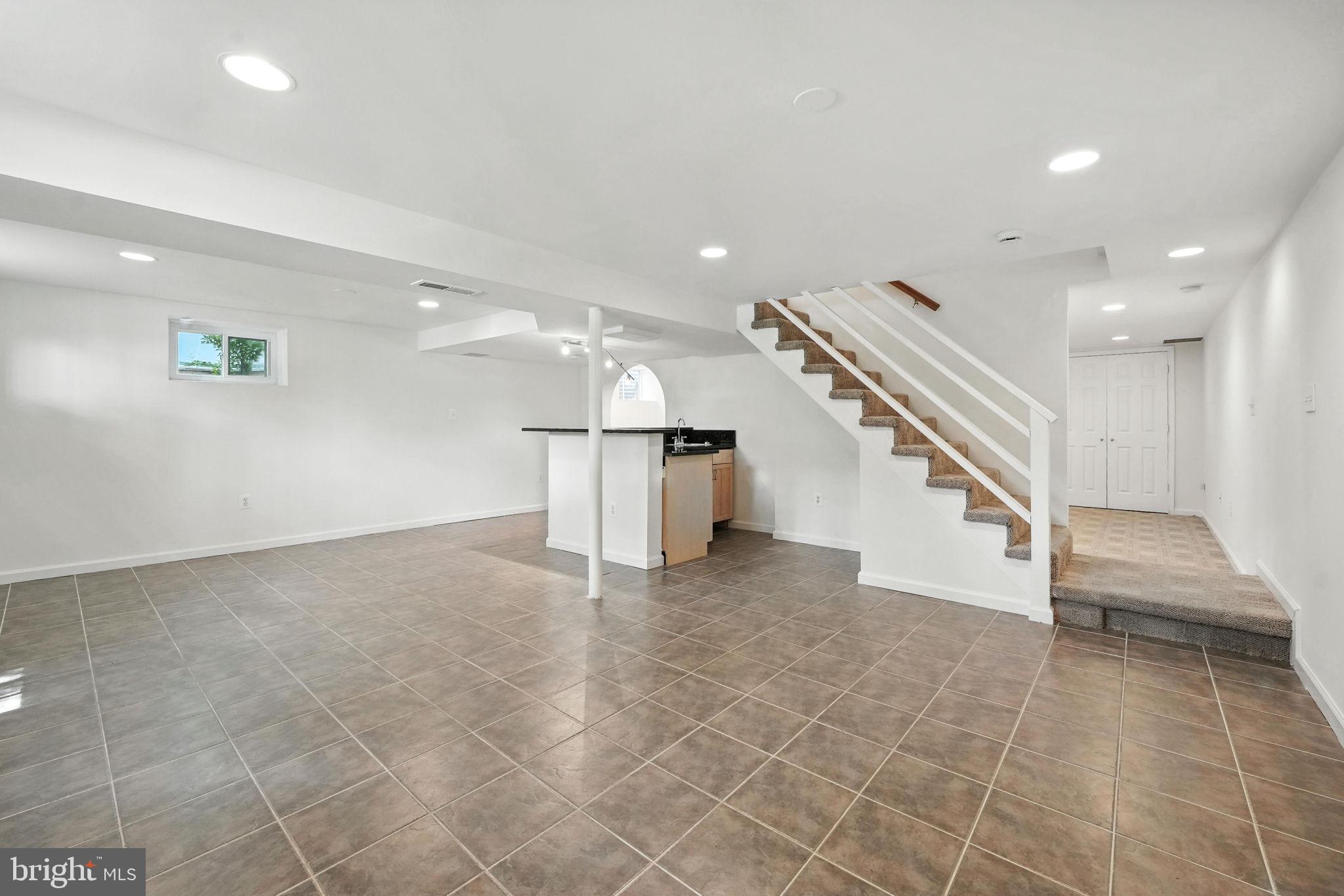 6910 Barnack Drive Springfield, VA 22152 - Photo 30 of 44 a view of entryway and hall