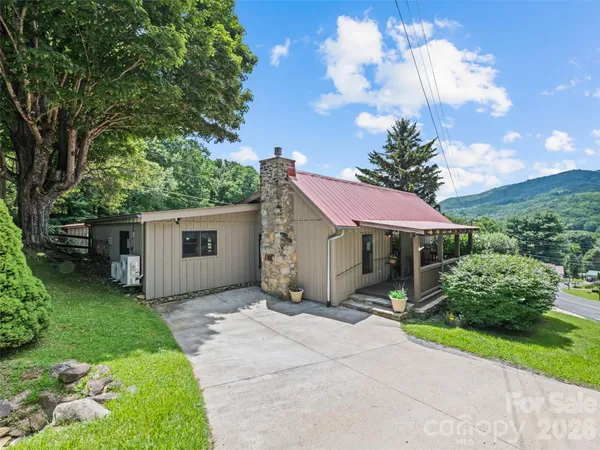 $459,000 | 404 Red Bank Road, Waynesville, NC 28786