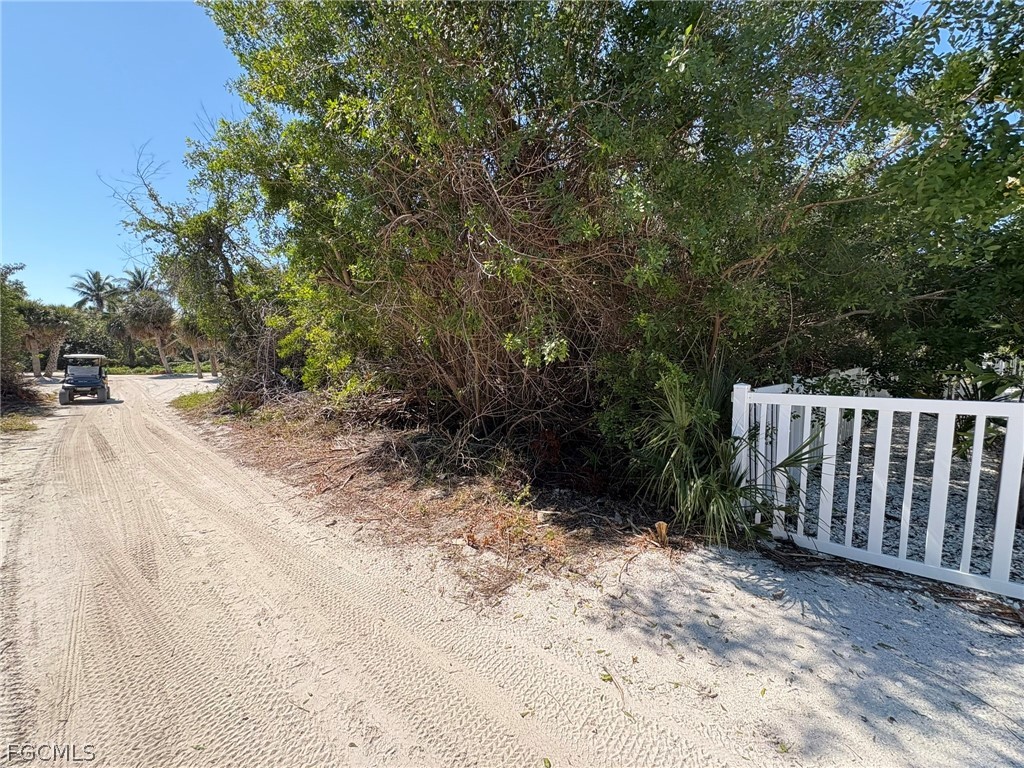 516 Longboat Circle Captiva, FL 33924 - Photo 2 of 15