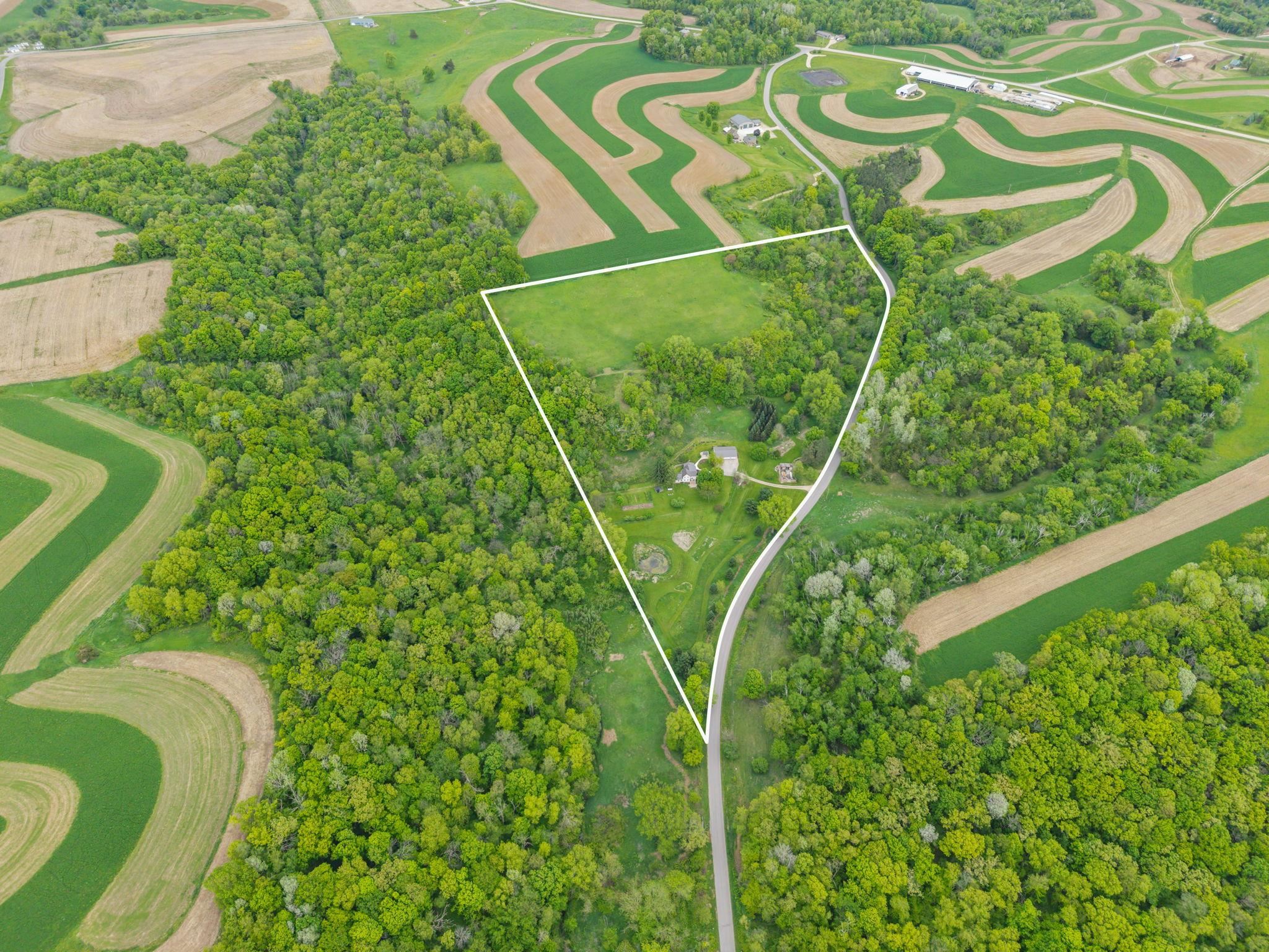 S9761 Little Bear Road Spring Green, WI 53588 - Photo 8 of 44