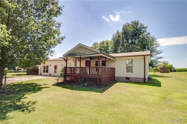 $110,000 | 208 South Public Road, Fieldon, IL 62031