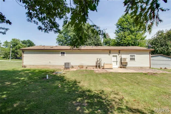 $100,000 | 208 South Public Road, Fieldon, IL 62031