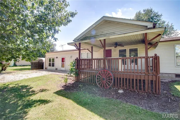 $100,000 | 208 South Public Road, Fieldon, IL 62031