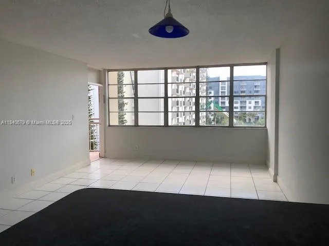 $1,500 | 2025 Northeast 164th Street, Unit 407, North Miami Beach, FL 33162