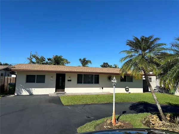 $3,100 | 8811 Northwest 16th Street, Pembroke Pines, FL 33024