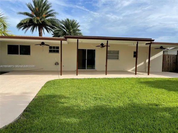 $3,100 | 8811 Northwest 16th Street, Pembroke Pines, FL 33024