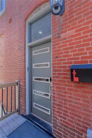 $700,000 | 2348 Hickory Street, St. Louis, MO 63104