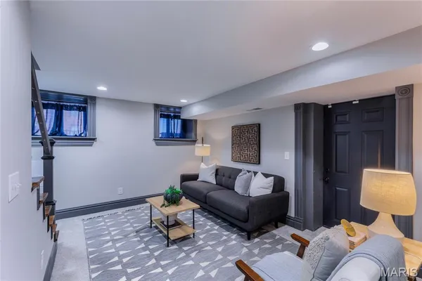 $700,000 | 2348 Hickory Street, St. Louis, MO 63104