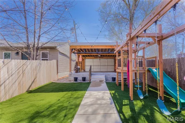 $700,000 | 2348 Hickory Street, St. Louis, MO 63104