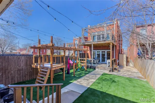 $700,000 | 2348 Hickory Street, St. Louis, MO 63104