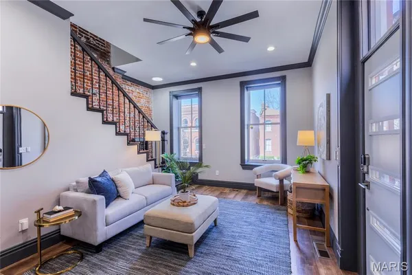 $700,000 | 2348 Hickory Street, St. Louis, MO 63104