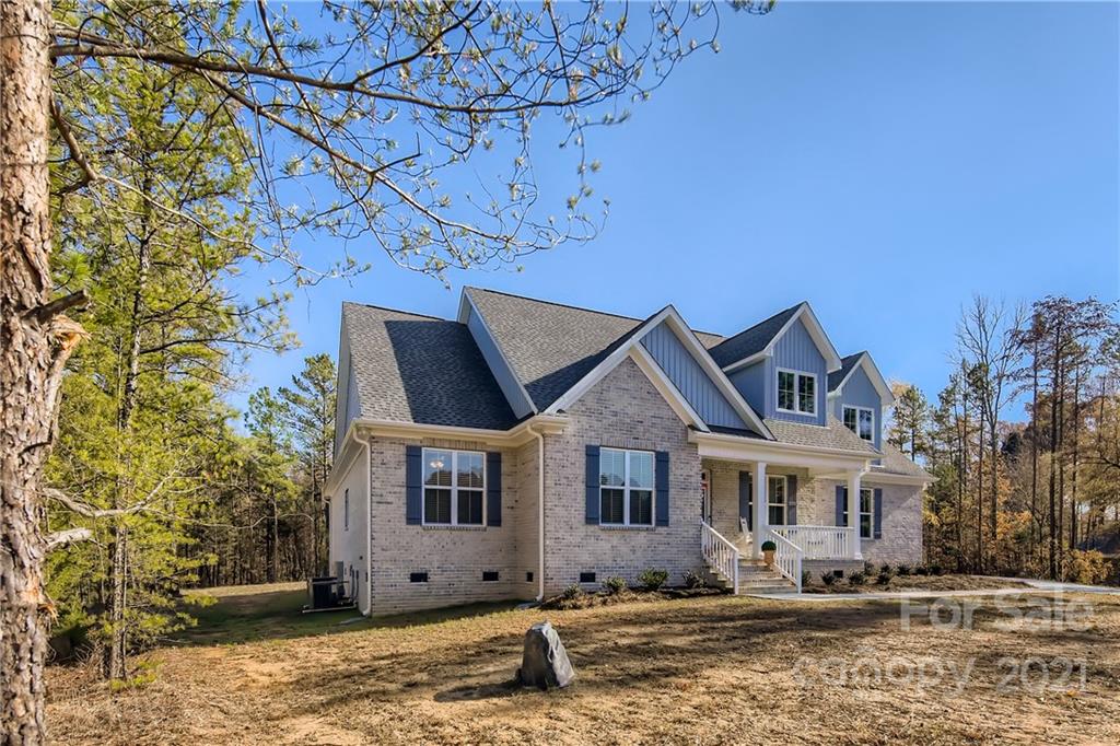 418 Kingsburry Road Clover, SC 29710 - Photo 3 of 28 Gallery Image 3