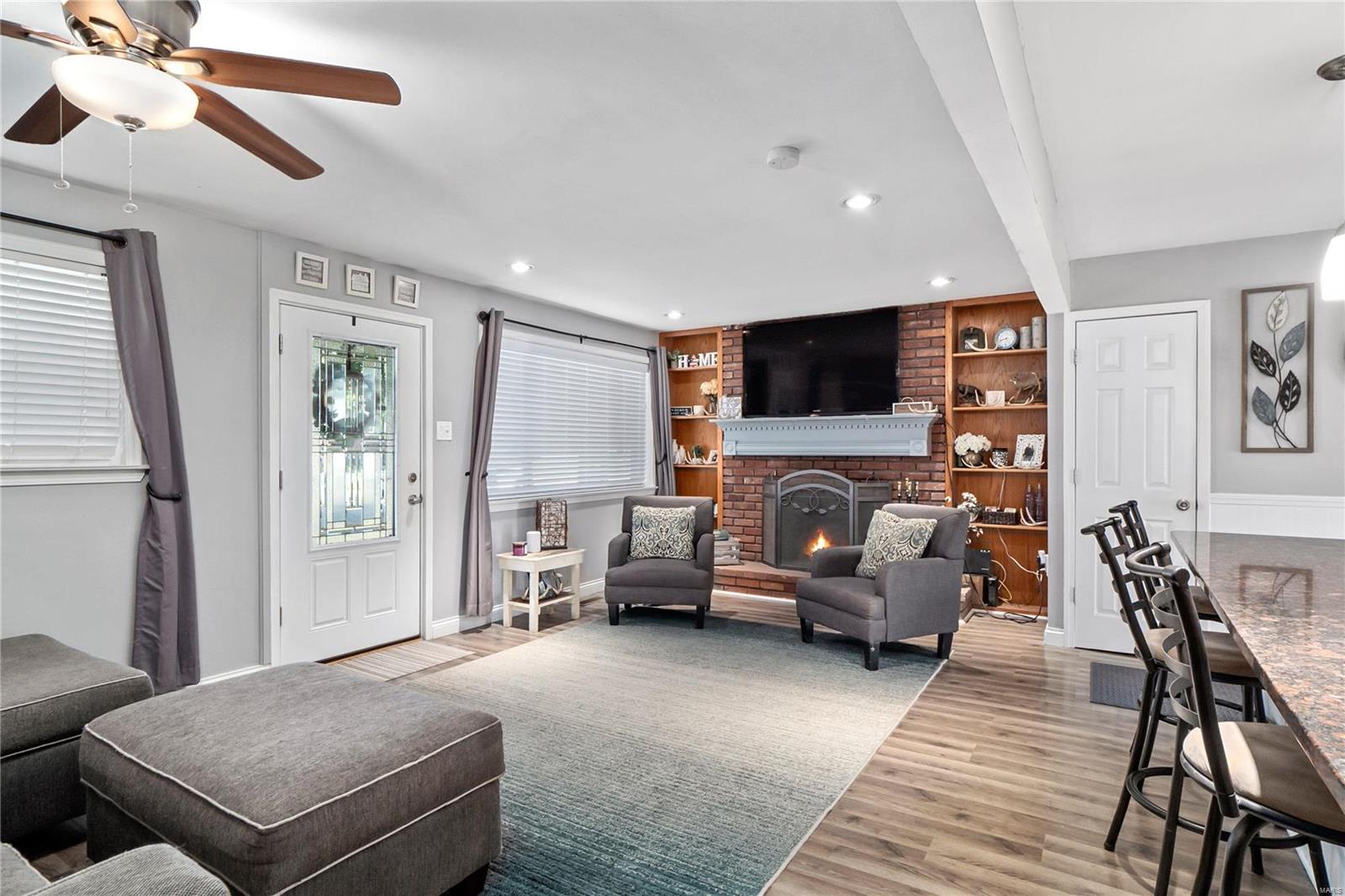 4108 Ricewood Drive St. Louis, MO 63129 - Photo 2 of 31 Gallery Image 2