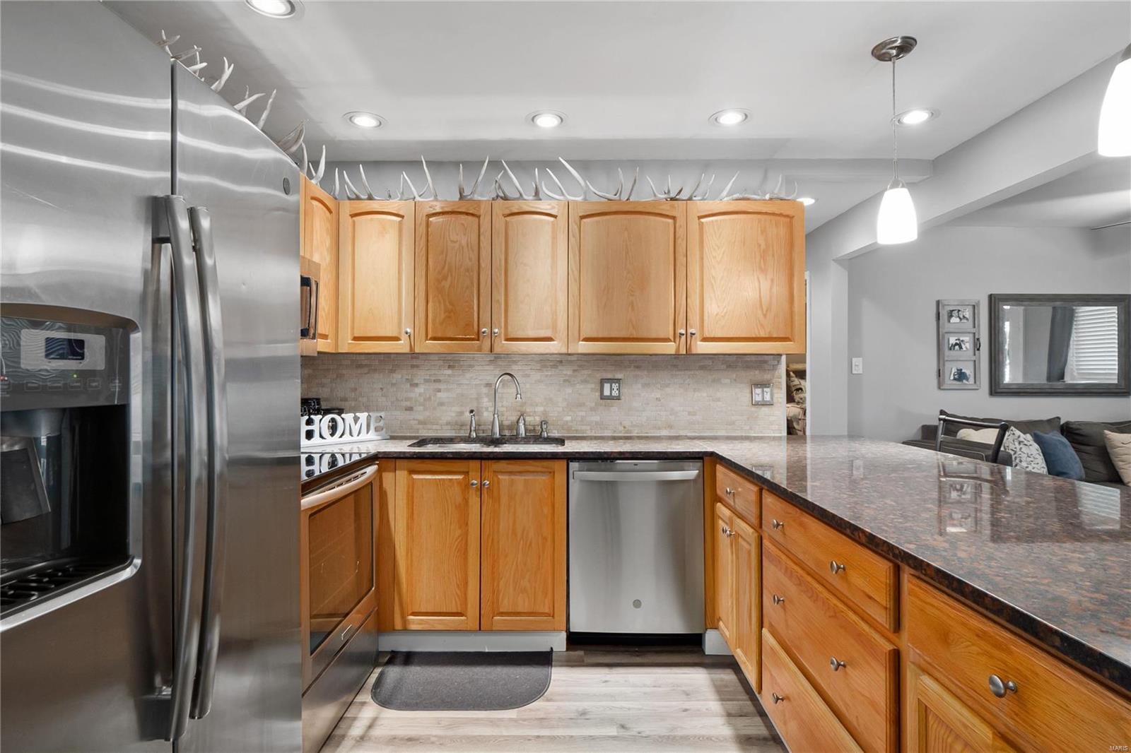 4108 Ricewood Drive St. Louis, MO 63129 - Photo 3 of 31 Gallery Image 3