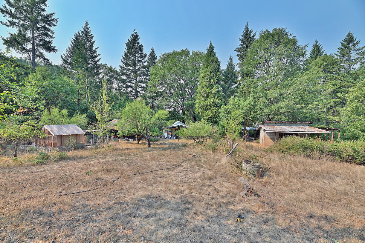 3001 Davis Creek Road Selma, OR 97538 - Photo 2 of 32 2