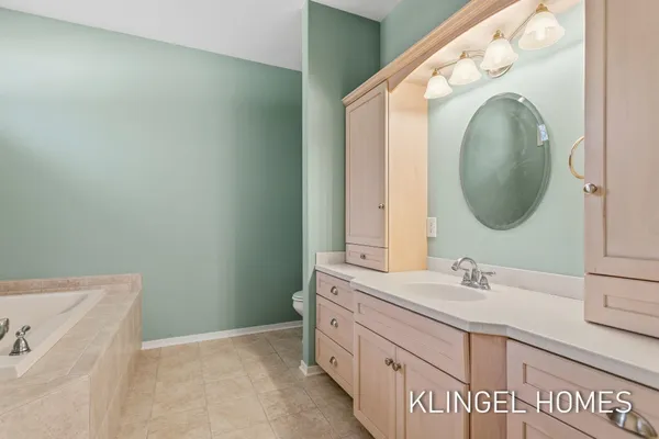 $649,500 | 16480 Springvale Court, Spring Lake, MI 49456