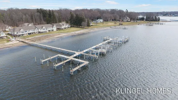 $649,500 | 16480 Springvale Court, Spring Lake, MI 49456