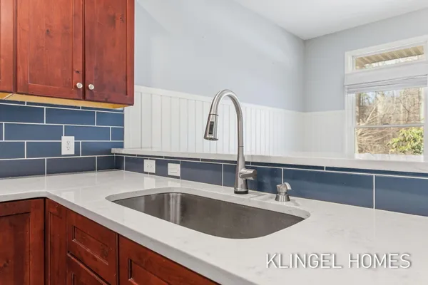 $649,500 | 16480 Springvale Court, Spring Lake, MI 49456