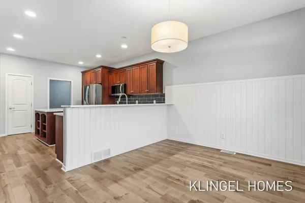 $649,500 | 16480 Springvale Court, Spring Lake, MI 49456