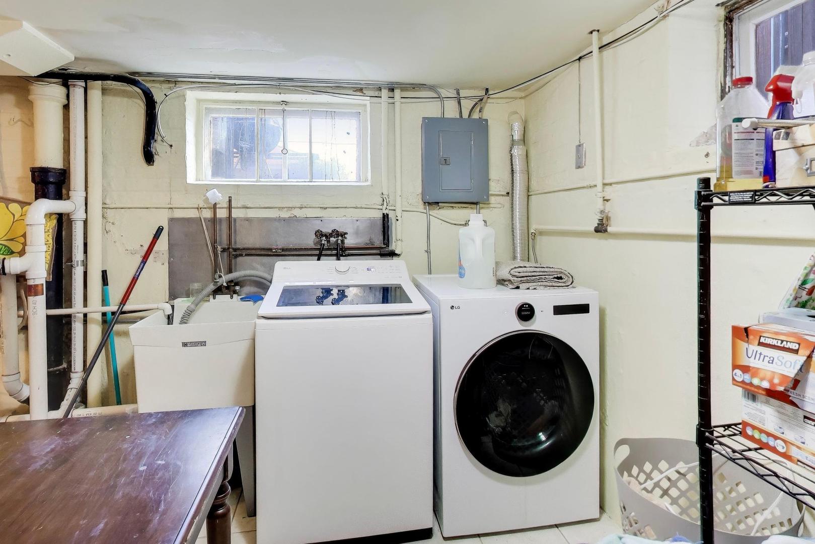 1811 Maple Avenue Berwyn, IL 60402 - Photo 26 of 31 a storage room with washer and dryer