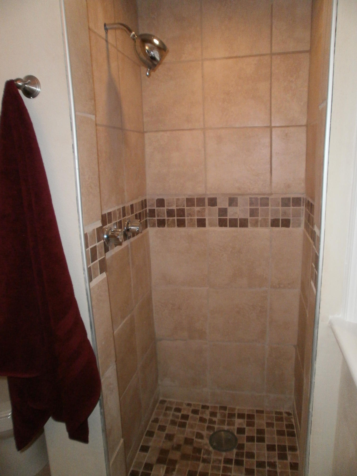 5701 Castle Rock Road Roanoke, VA 24018 - Photo 24 of 35 Shower