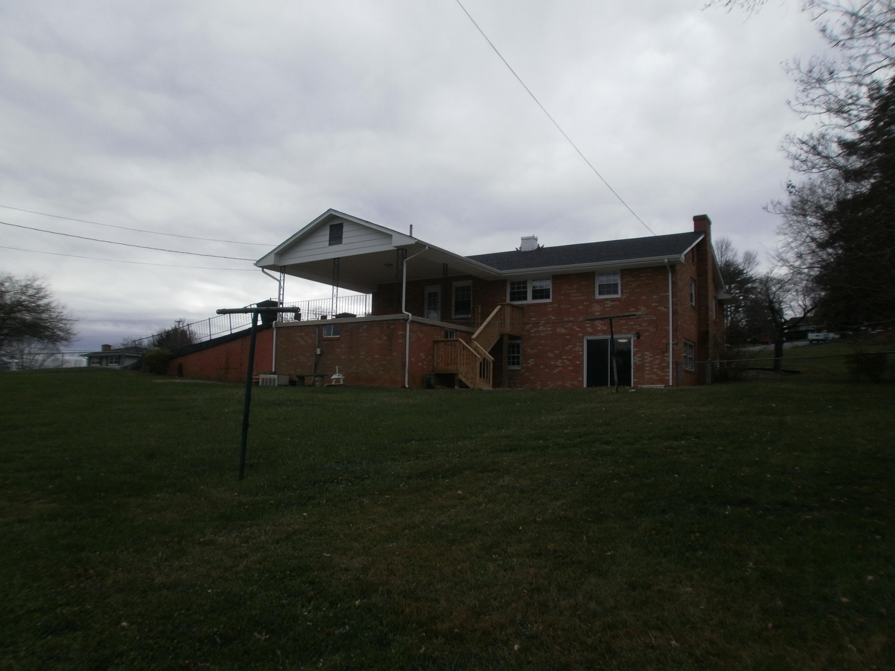 5701 Castle Rock Road Roanoke, VA 24018 - Photo 30 of 35 View fm Back Corner