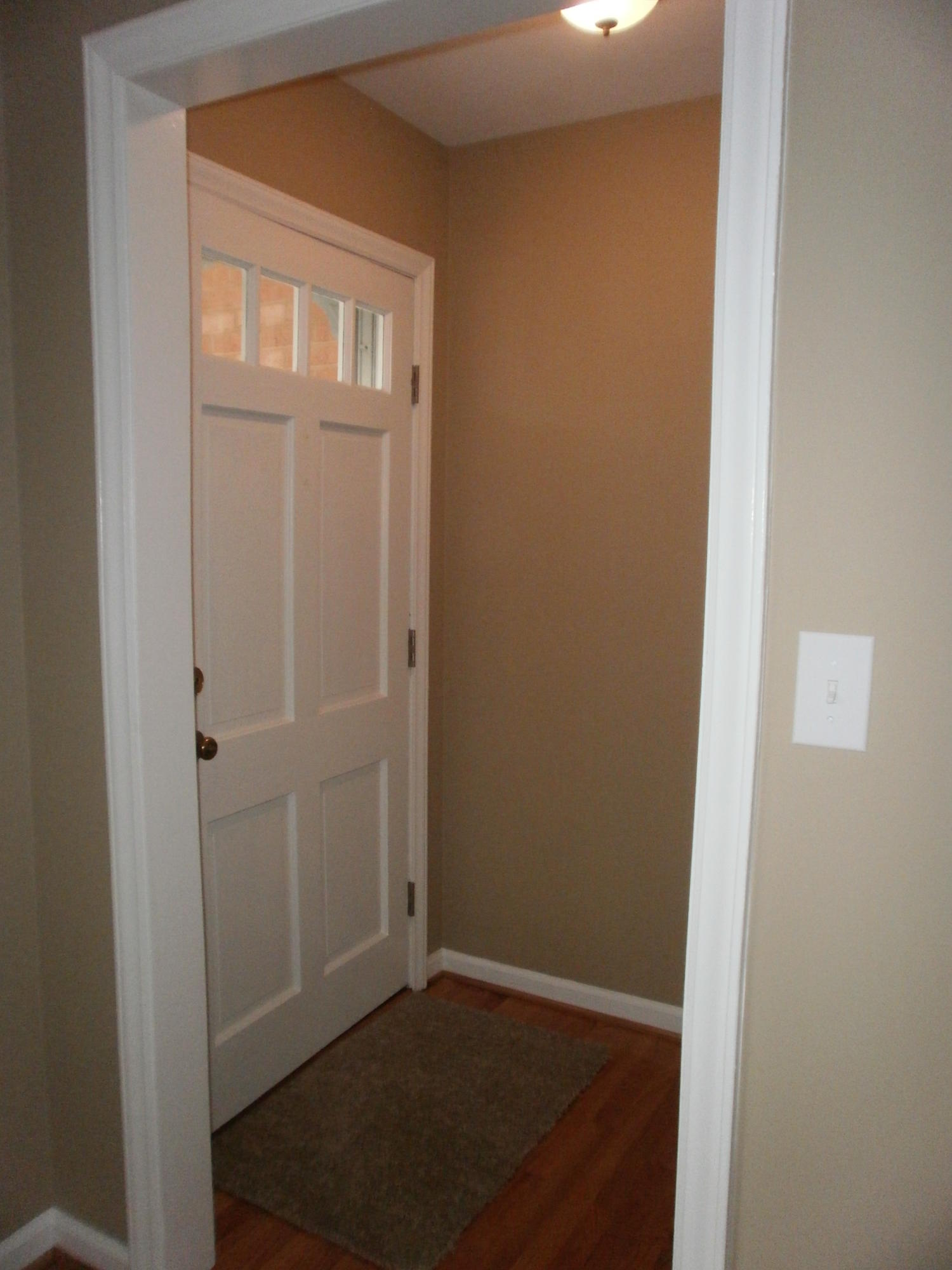 5701 Castle Rock Road Roanoke, VA 24018 - Photo 4 of 35 Entry
