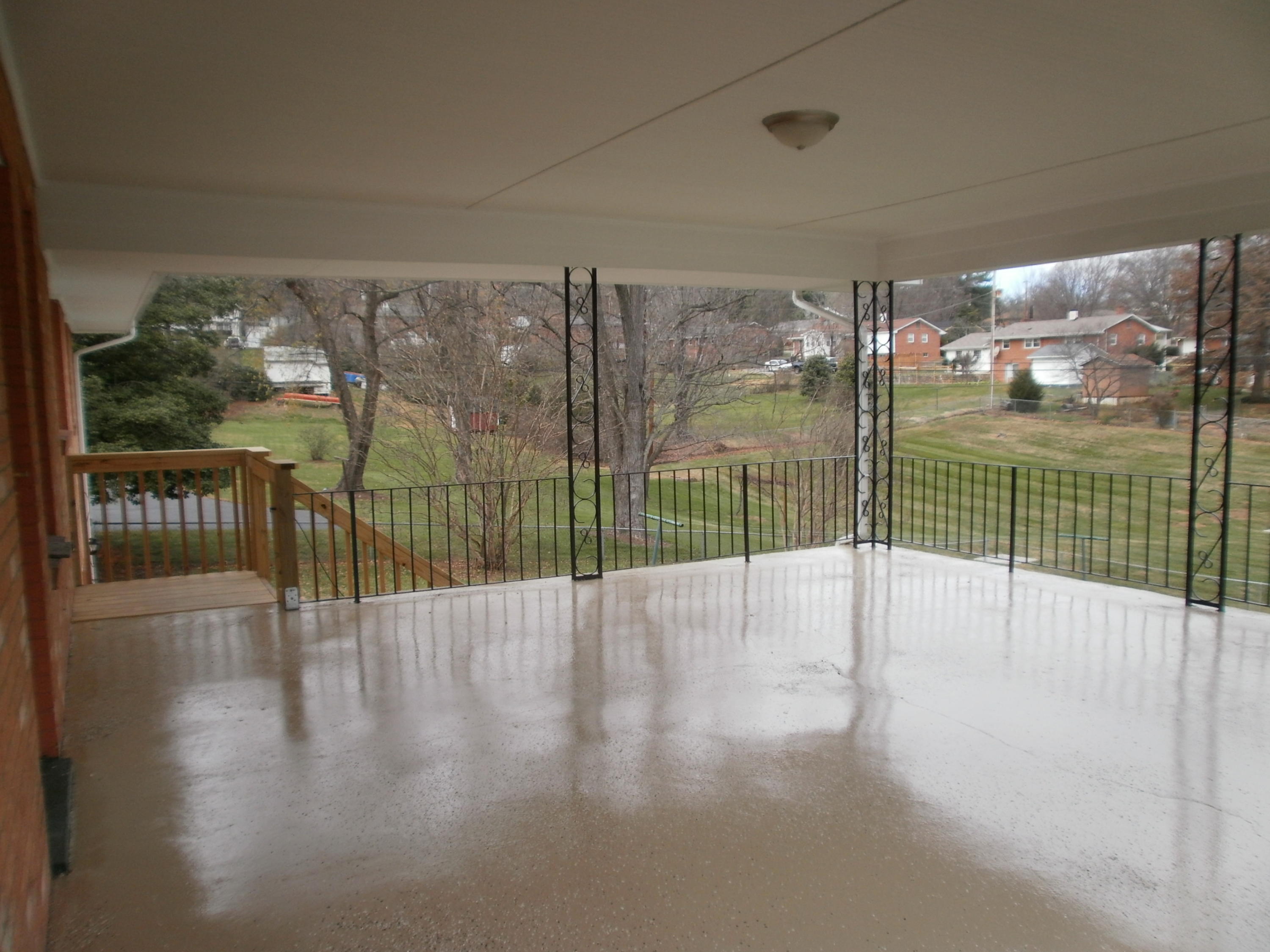 5701 Castle Rock Road Roanoke, VA 24018 - Photo 35 of 35 Carport