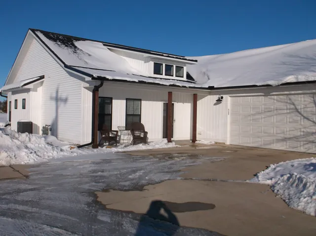 $349,500 | 825 East Thompson Street, Princeton, IL 61356