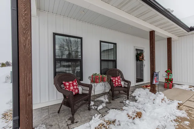 a view of house with yard