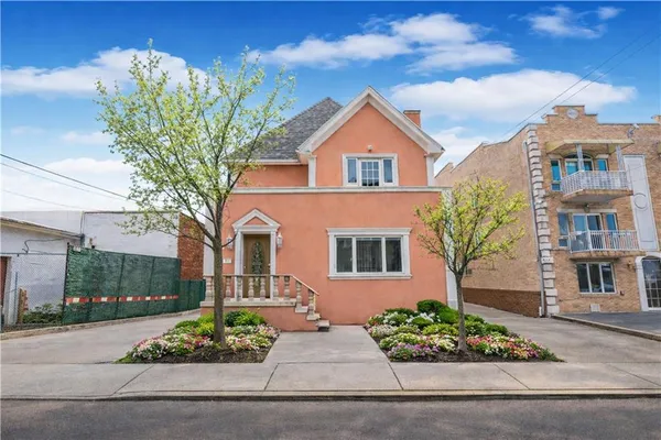$3,180,000 | 15 Van Sicklen Street | Gravesend