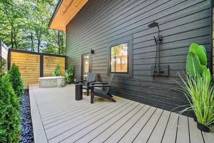301 Apache Trail Cadiz, KY 42211 - Photo 43 of 47 a balcony view with a seating space