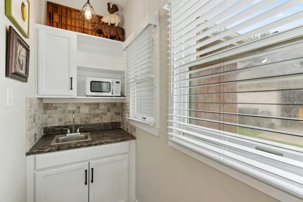 $699,000 | 407 Olympia Fields Street, Meadowlakes, TX 78654