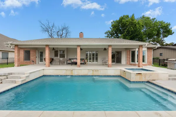 $699,000 | 407 Olympia Fields Street, Meadowlakes, TX 78654