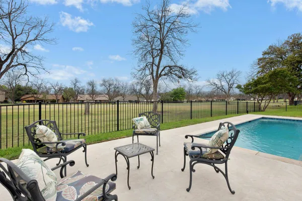 $699,000 | 407 Olympia Fields Street, Meadowlakes, TX 78654
