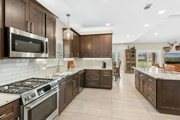 $699,000 | 407 Olympia Fields Street, Meadowlakes, TX 78654