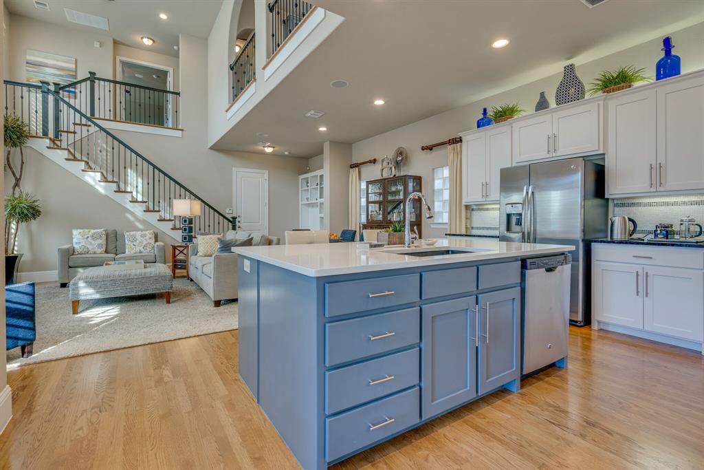 528 Sandy Lane Flower Mound, TX 75022 - Photo 11 of 40 Kitchen Island