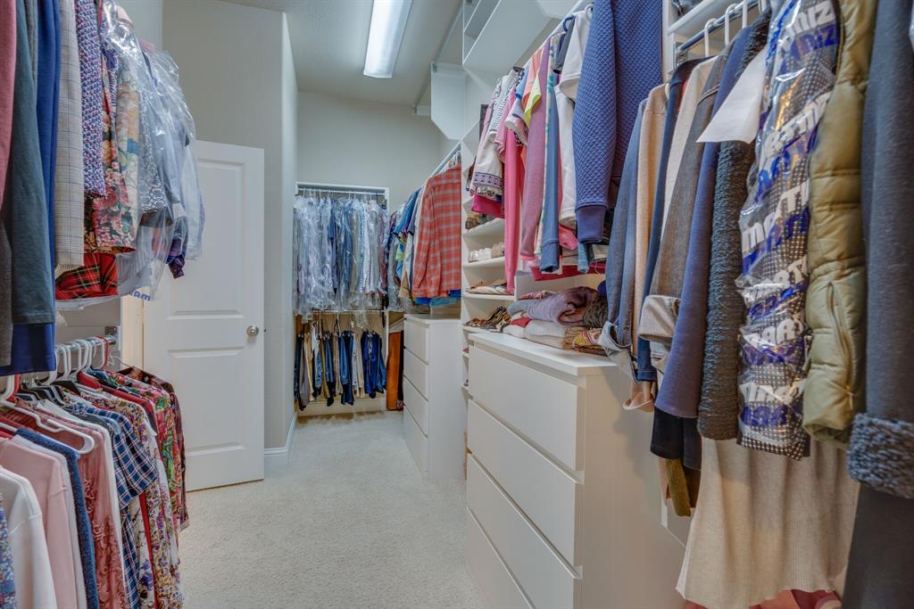 528 Sandy Lane Flower Mound, TX 75022 - Photo 30 of 40 Main bedroom Walk-in closet