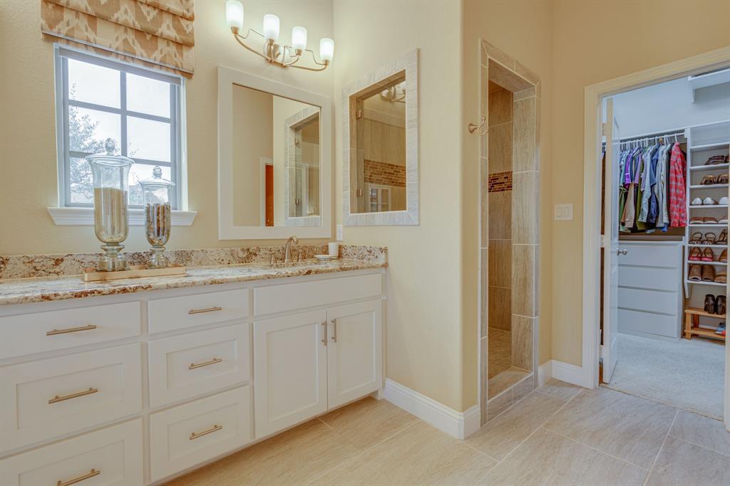 528 Sandy Lane Flower Mound, TX 75022 - Photo 32 of 40 Ensuite with Walk-in shower