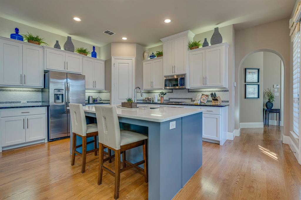 528 Sandy Lane Flower Mound, TX 75022 - Photo 8 of 40 Kitchen Island with stone counters