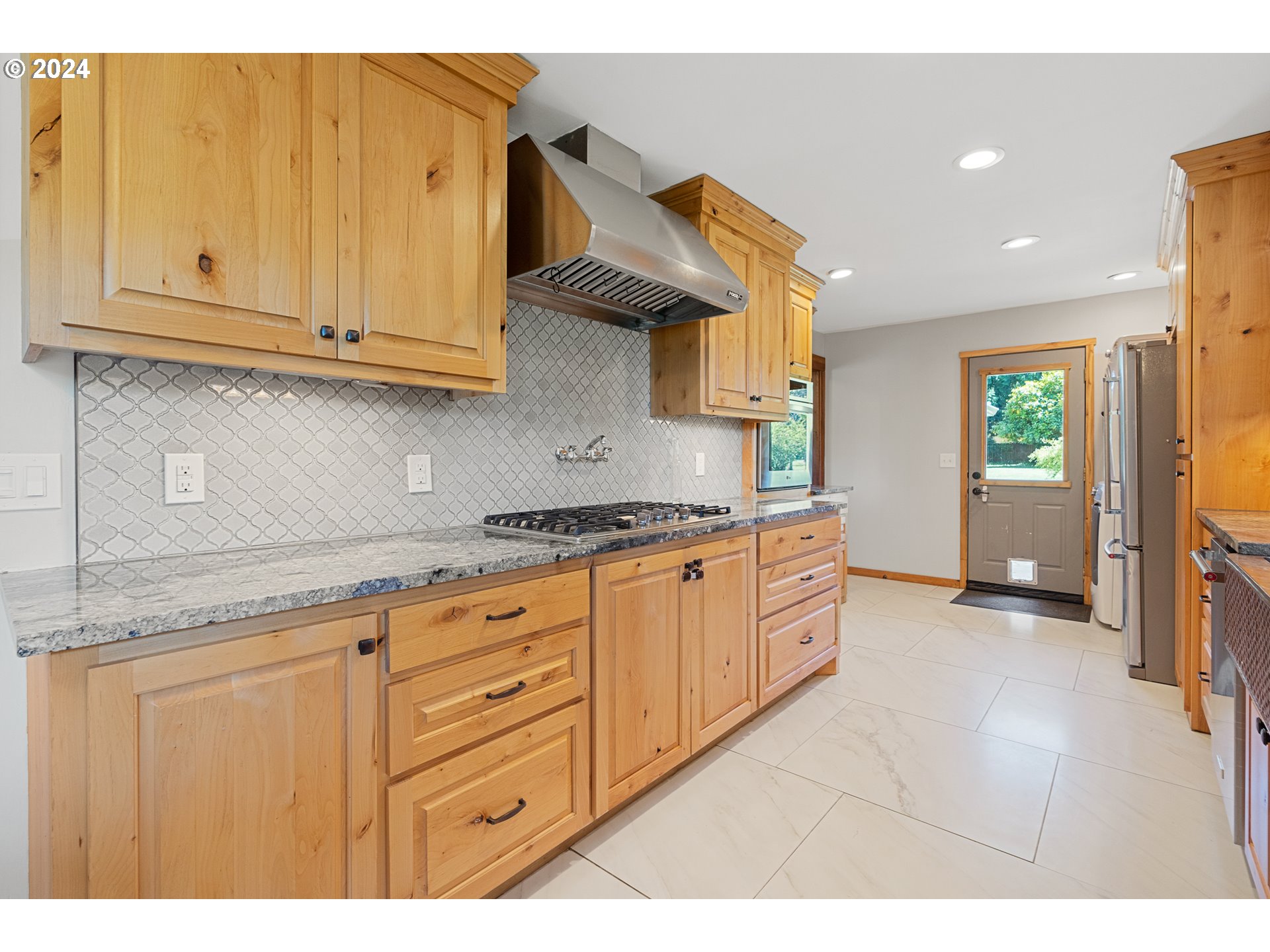 28810 Southeast Church Road Boring, OR 97009 - Photo 11 of 46 Kitchen