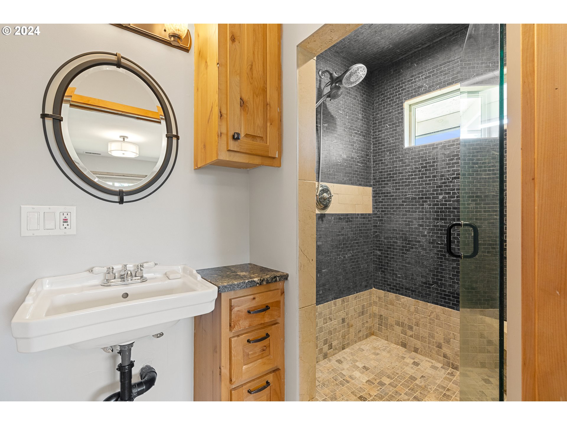 28810 Southeast Church Road Boring, OR 97009 - Photo 17 of 46 Bathroom, Attached
