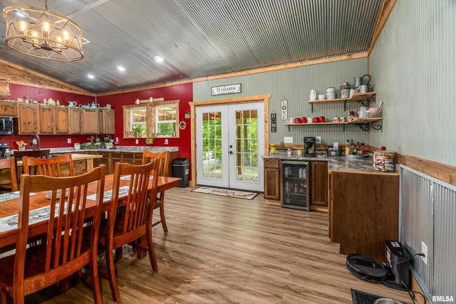 $725,000 | 2196 Wilderness Retreat Road, Jonesboro, IL 62952