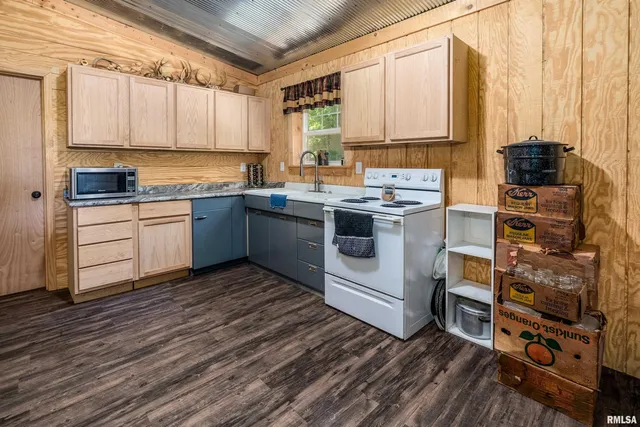 $725,000 | 2196 Wilderness Retreat Road, Jonesboro, IL 62952