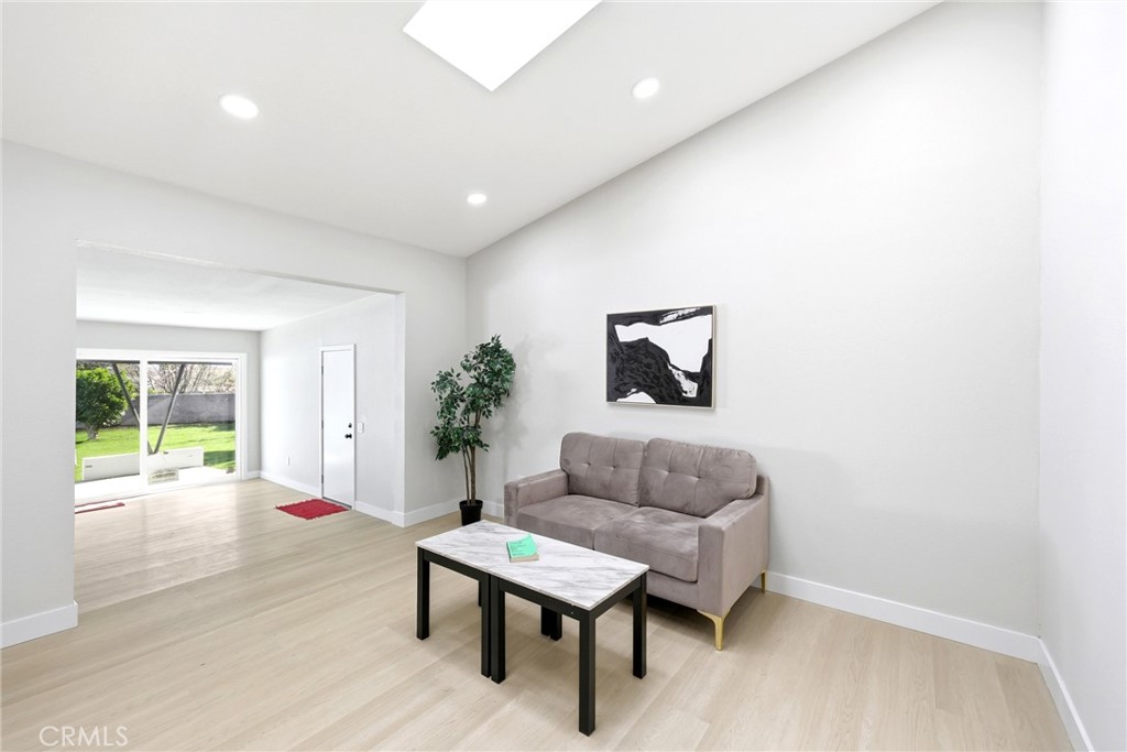 175 South Eucalyptus Avenue Rialto, CA 92376 - Photo 8 of 59